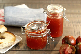 طرز تهیه مربای گوجه‌فرنگی در ۳۰ دقیقه | یک دسر عجیب اما خوشمزه برای روزهای قرنطینه