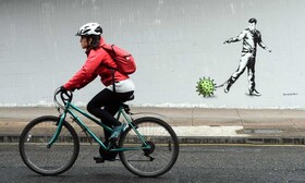 عکس روز| در زنجیر کرونا