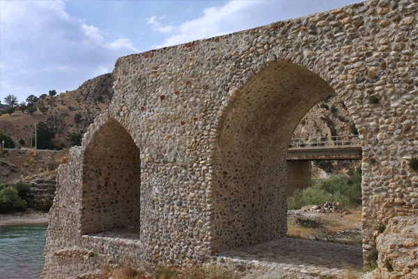 آثار باستاني