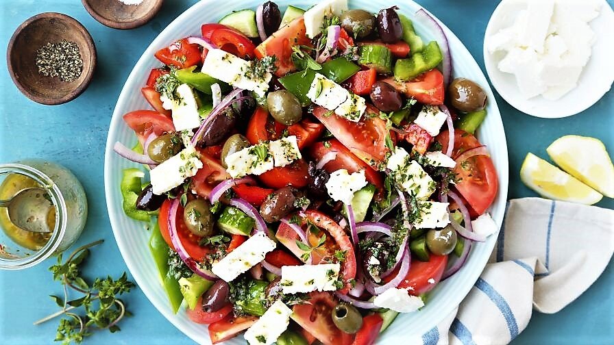 سالاد یونانی - آشپزی - تغذیه