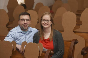 عکس | ازدواج کرونایی در حضور مهمان‌های مقوایی