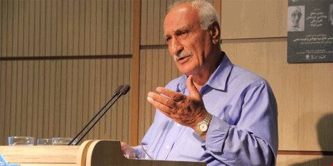 حسن انوشه پژوهشگر زبان و ادبیات فارسی درگذشت