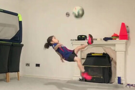 واکنش لیونل مسی به حرکات تکنیکی نابغه کوچک ایرانی