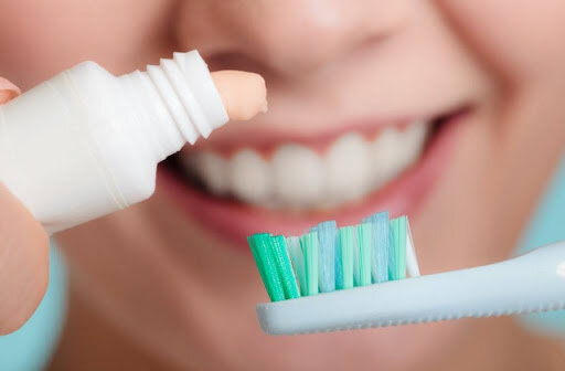 مسواک نرم، متوسط یا سخت؛ کدام برای دندان بهتر است؟