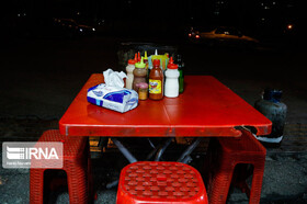 تصاویر | فعالیت نگران‌کننده اغذیه‌پزهای خیابانی در شب‌های کرونایی