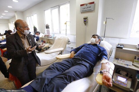 شهردار تهران در مركز انتقال خون