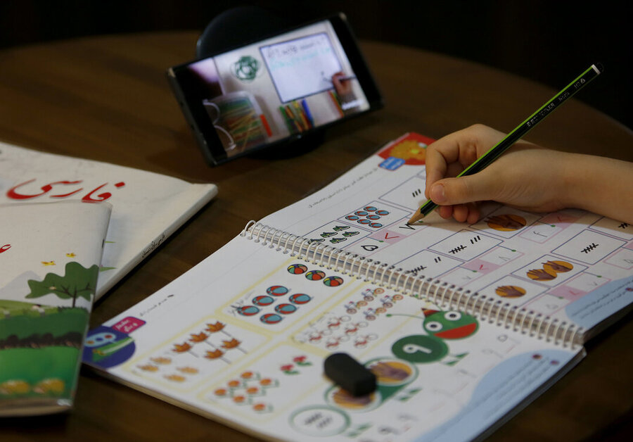 آموزش مجازی دانشآموزان متوسطه صبح و دبستانیها بعدازظهر | ۳.۵ میلیون دانشآموز به شاد دسترسی ندارند - همشهری آنلاین