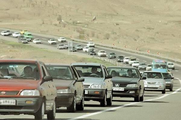 آخرین وضعیت ترافیکی جاده کشور | ترافیک سنگین در آزادراه تهران-ساوه