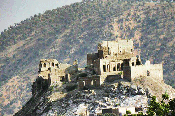 قلعه تاریخی دیشموک