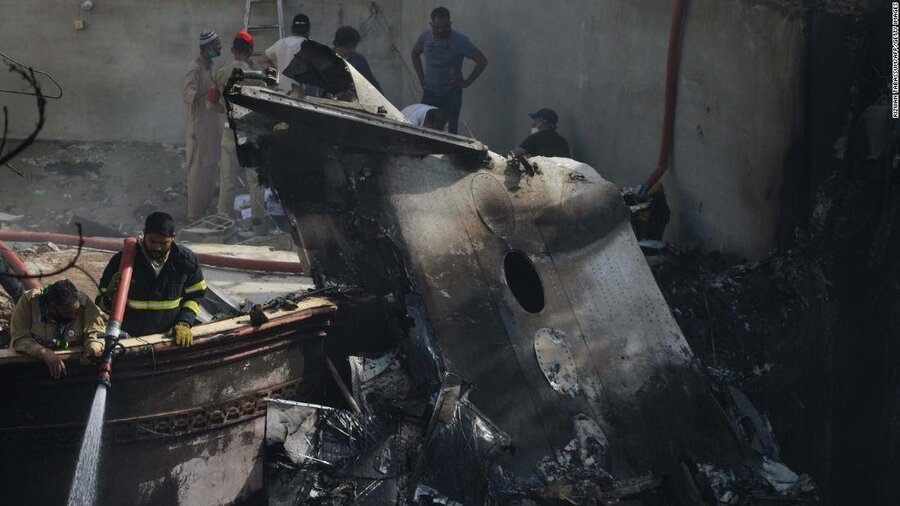 سقوط هواپیما در پاکستان