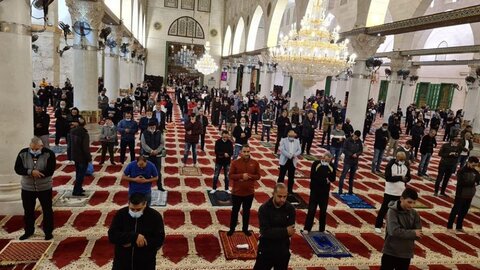 اقامه نماز صبح در مسجد الاقصي