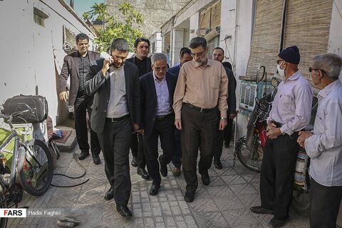 بازدید نایب رئیس مجلس از شهرک جذامی‌ها