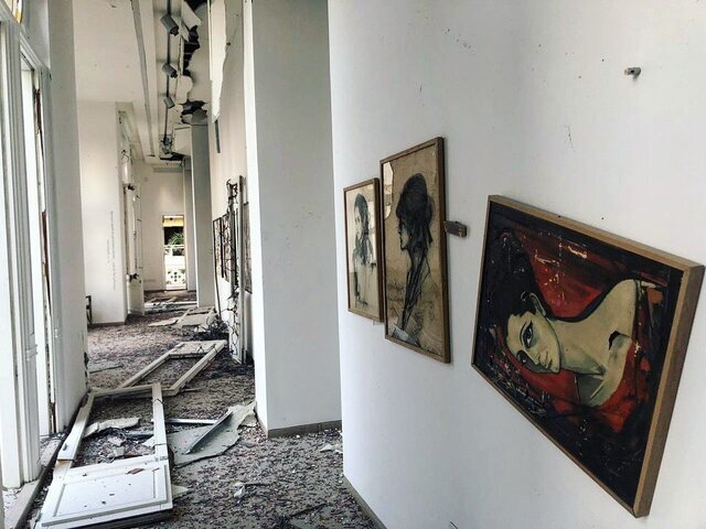 یک گالری در بیروت که متحمل خسارت از انفجار روز سه شنبه شد