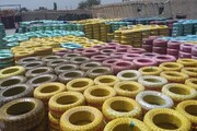 کشف ۱۵ هزار حلقه لاستیک احتکارشده در همدان