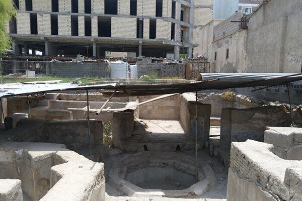 ساختمان نیمه کاره