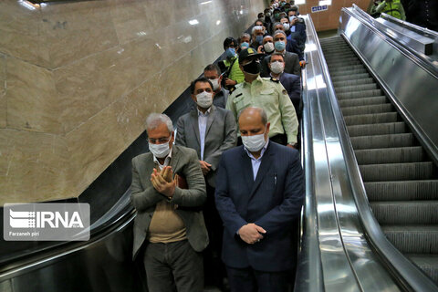 حضور سخنگوی دولت در متروی تهران