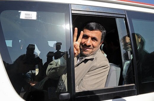 نقشه محمود احمدی نژاد برای انتخابات ۱۴۰۰ : کاندیداتوری خودش یا یارانش؟