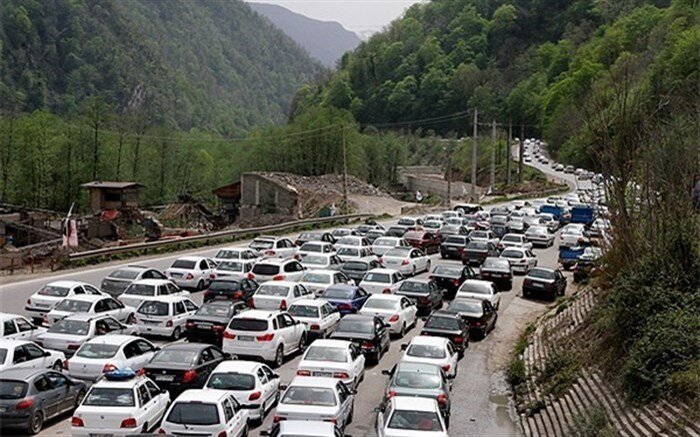 مسدود شدن آزادراه تهران-شمال | ترافیک در جاده‌ چالوس سنگین‌ است