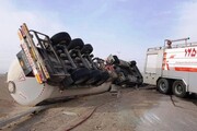 ترکیدن لاستیک تانکر سوخت در یک بزرگراه تهران | انحراف کامیون از مسیر اصلی و مسدود شدن بزرگراه