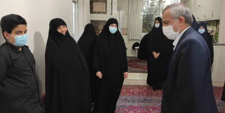 رئیس دفتر دادستان کل کشور در دیدار با خانواده شهید محمدی