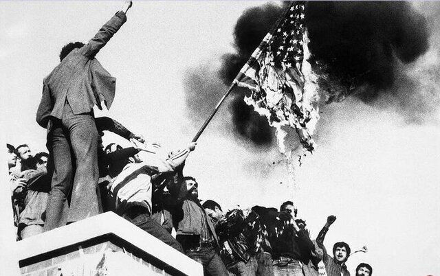 پاسخ صریح رهبر انقلاب به یک آمریکایی؛ شما باید خیلی سریع بروید | ببینید