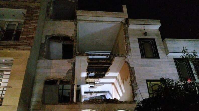 ریزش ناگهانی ساختمان سه‌طبقه در تهران