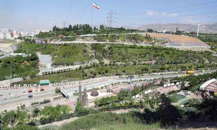 تفریح نیمروزی در پارک پردیسان حدنصاب دانش آموزان