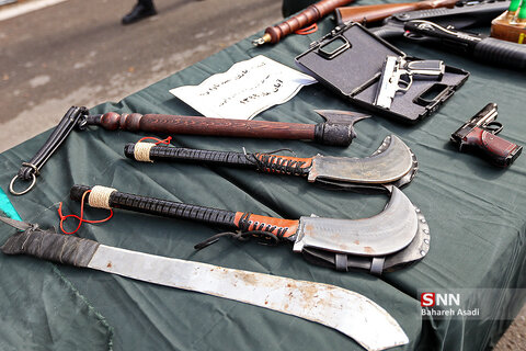 شمشیرهای اراذل و اوباش - نمایشگاه پلیس