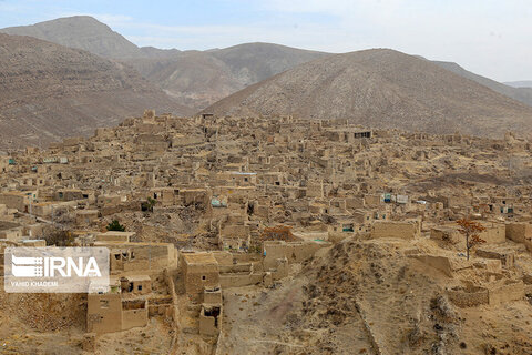 بافت تخریب شده و قدیمی روستای باغچق