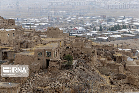 بافت تخریب شده و قدیمی روستای باغچق