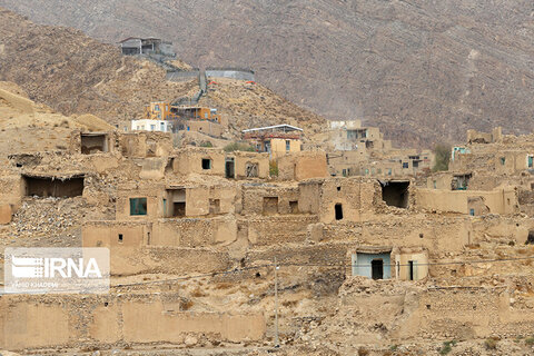 بافت تخریب شده و قدیمی روستای باغچق