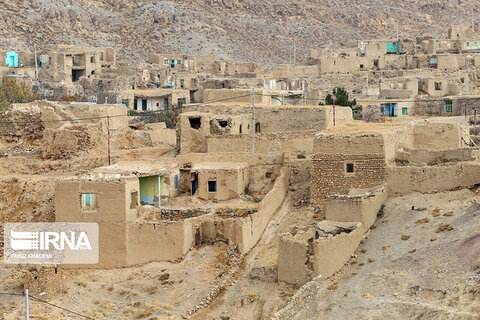 بافت تخریب شده و قدیمی روستای باغچق