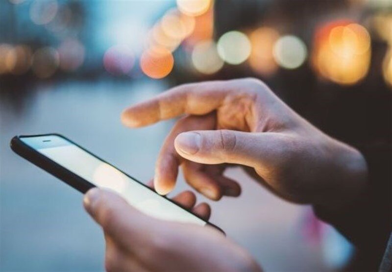 ۵ استفاده غلط از تلفن همراه که به سلامتیمان آسیب میزند