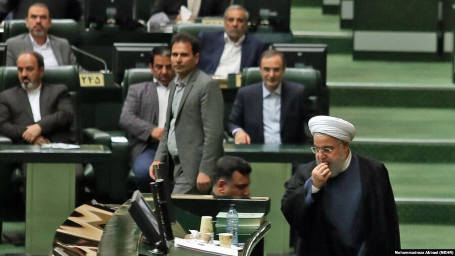 روحانی در مجلس