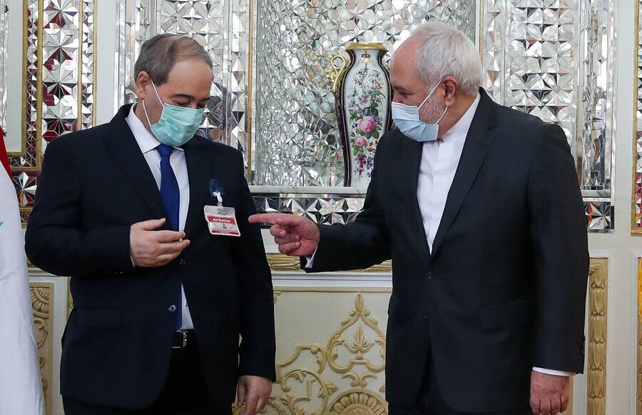 تصاویر | ماجرای بسته روی جیب کت وزیر سوری در دیدار با ظریف | ظریف به چه اشاره می‌کند؟