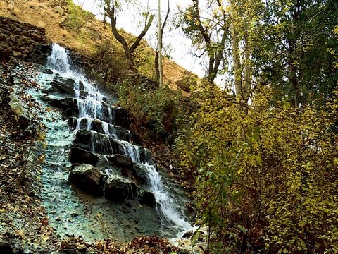 نمای پاییزی آبشار یاسوج