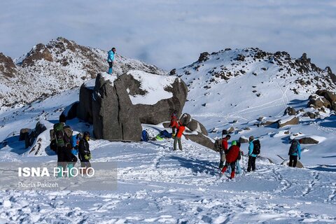 صعود به قله برفی الوند