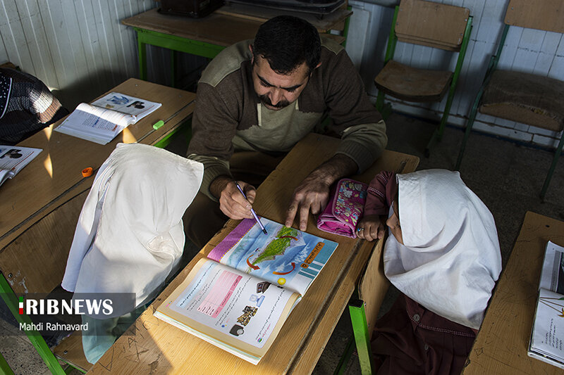 مدرسه‌ای بدون برنامه شاد و اینترنت در پیرانشهر