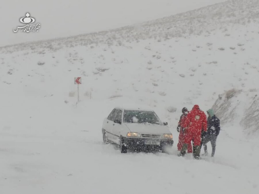 امدادرسانی در برف