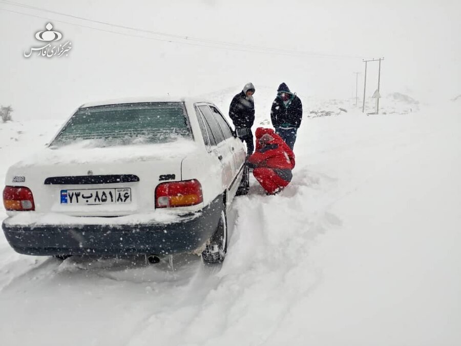 امدادرسانی در برف