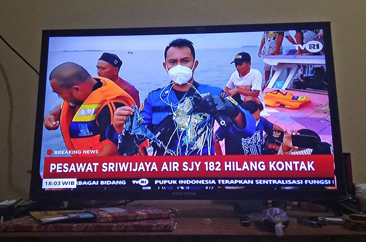 سقوط هواپيماي مسافربري در اندونزي