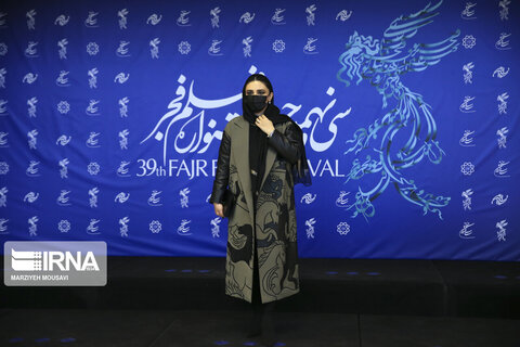لیندا کیانی بازیگر فیلم «منصور» در سی و نهمین جشنواره بین‌المللی فیلم فجر