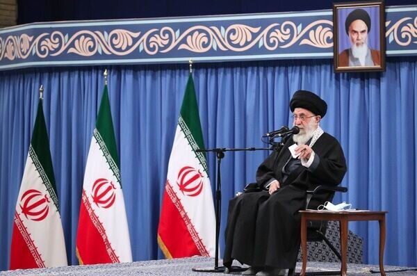 رهبر انقلاب