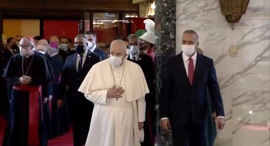 ویدئو و عکس | استقبال ویژه از  پاپ فرانسیس در بغداد  | زمان دیدار رهبر کاتولیک‌های جهان با آیت الله سیستانی مشخص شد