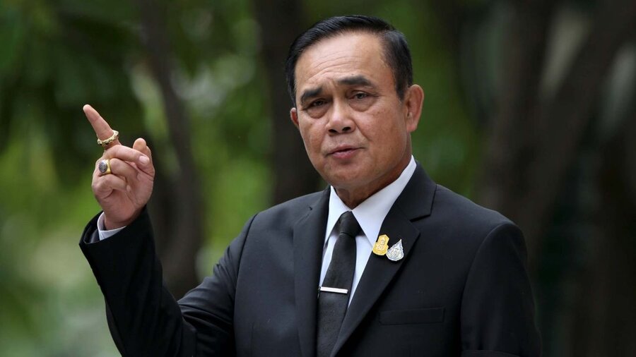 ویدئو | لحظه ای که نخست‌وزیر تایلند به خبرنگاران اسپری پاشید