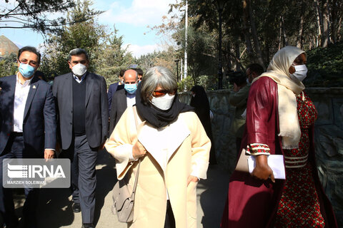 کاشت نهال صلح  از سوی ظریف و حناچی