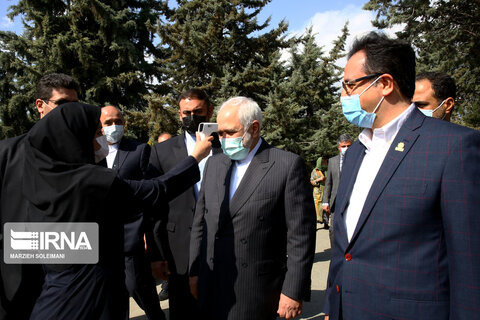 کاشت نهال صلح  از سوی ظریف و حناچی