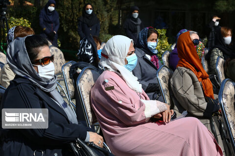 کاشت نهال صلح  از سوی ظریف و حناچی