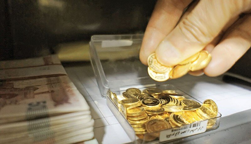 قیمت ها در بازار طلا و سکه کاهشی شد | افت ۲۰۴ هزار تومانی قیمت سکه امامی | جدیدترین نرخ‌ طلا و سکه در ۲۵ آذر ۱۴۰۰