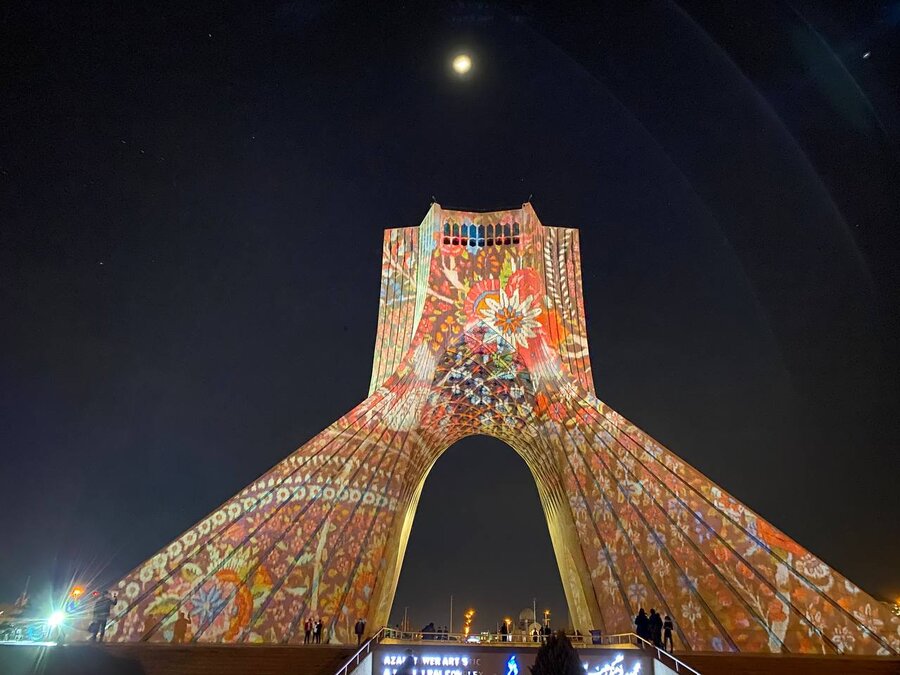 زیان ۱۰۰ میلیاردی شهرداری از تعطیلی اماکن ورزشی | جوادی یگانه: نورپردازی‌های میدان آزادی به نماد جهانی تبدیل شده است